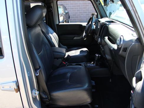 Used 2015 Jeep Wrangler Unlimited Sport w/ Quick Order Package 24S AWD/4WD image 36