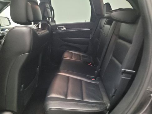 Used 2018 Jeep Grand Cherokee Limited image 18