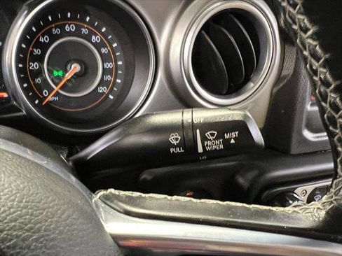 Certified 2021 Jeep Gladiator Overland w/ Cold Weather Group image 33