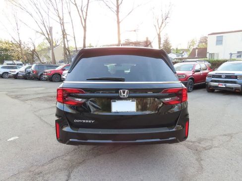 Certified 2025 Honda Odyssey EX-L image 5