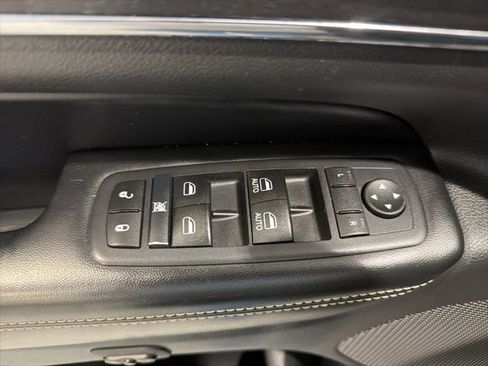 Used 2017 Jeep Grand Cherokee Limited image 20