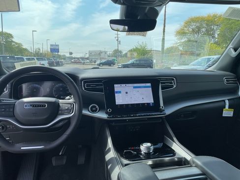 New 2025 Jeep Wagoneer 4WD w/ Convenience Group I image 37
