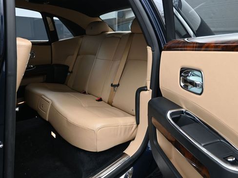 Used 2013 Rolls-Royce Ghost image 18