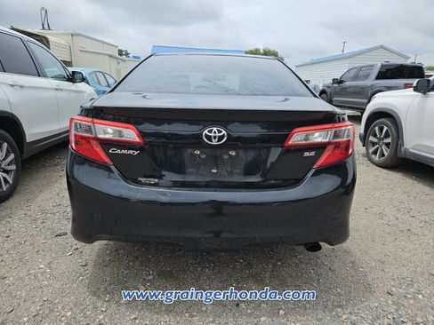 Used 2014 Toyota Camry SE FWD image 7