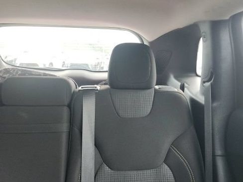 Used 2015 Jeep Cherokee Latitude w/ Cold Weather Group FWD image 10