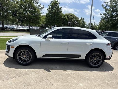 Used 2022 Porsche Macan AWD/4WD image 11