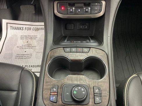 Used 2023 GMC Acadia Denali w/ Black Diamond Edition AWD/4WD image 23