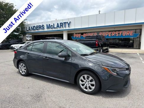 Used 2024 Toyota Corolla LE FWD image 1