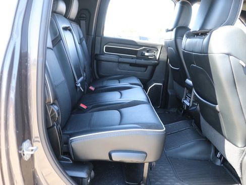 Used 2025 RAM 3500 Laramie AWD/4WD image 31