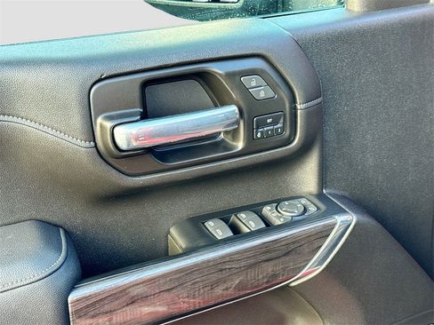 Used 2021 Chevrolet Silverado 2500 LTZ w/ LTZ Convenience Package image 25