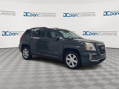 Used 2017 GMC Terrain SLE w/ Convenience Package image 2
