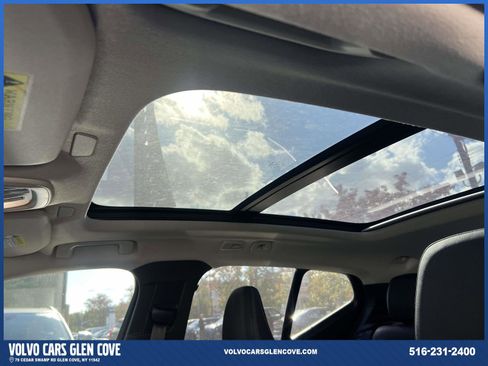 Used 2025 Volvo XC40 B5 Ultra w/ Climate Package image 19