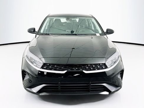 Used 2023 Kia Forte LX image 2