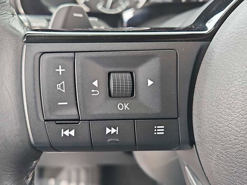 Used 2022 Nissan Pathfinder SL w/ SL Black Package image 24