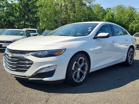 Used 2024 Chevrolet Malibu LT FWD image 3