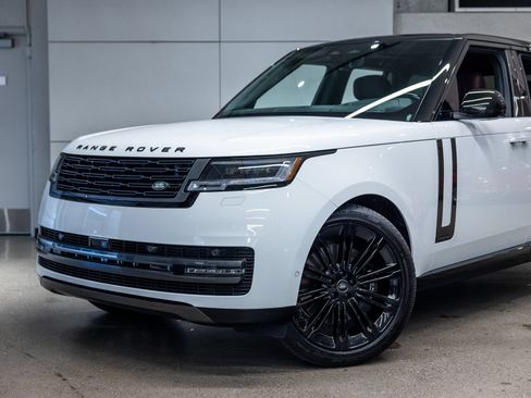 Used 2025 Land Rover Range Rover Autobiography AWD/4WD image 19