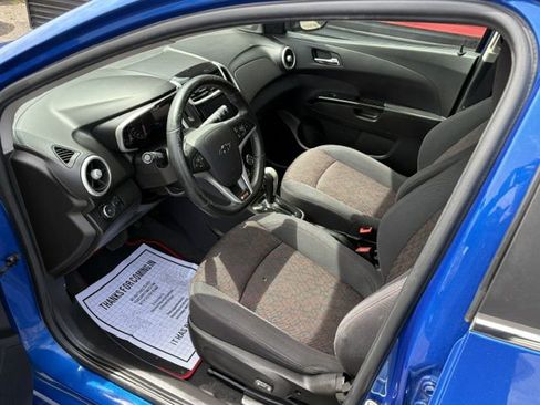 Used 2020 Chevrolet Sonic LT w/ Convenience Package FWD image 11