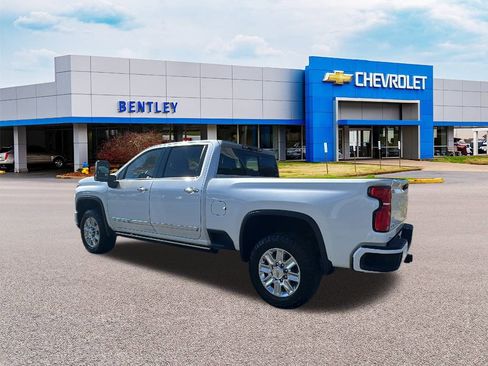 Used 2024 Chevrolet Silverado 2500 High Country w/ High Country Premium Package image 3