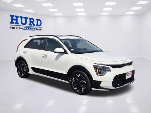Used 2023 Kia Niro Wave w/ Wave Preserve Package FWD image 1
