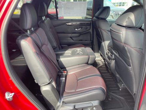 New 2025 Honda Pilot Black Edition image 6