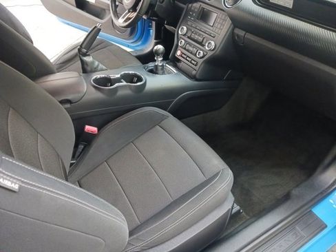 Used 2017 Ford Mustang Coupe image 26