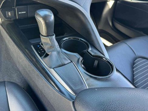 Used 2020 Toyota Camry SE image 22