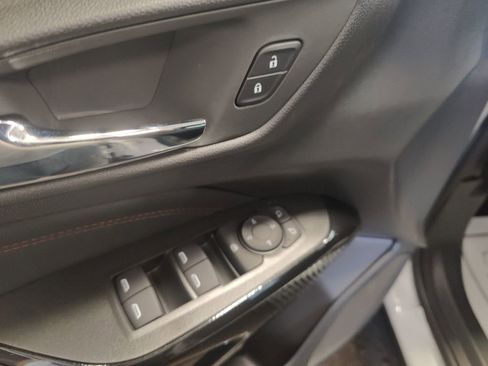 New 2025 Chevrolet Trax RS w/ Sunroof Package image 17