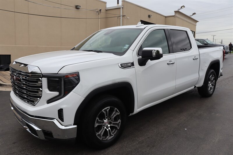 Used 2026 GMC Sierra 1500 SLT AWD/4WD image 3