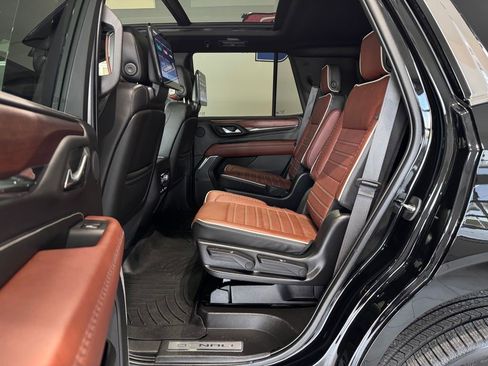 Certified 2023 GMC Yukon Denali Ultimate image 9