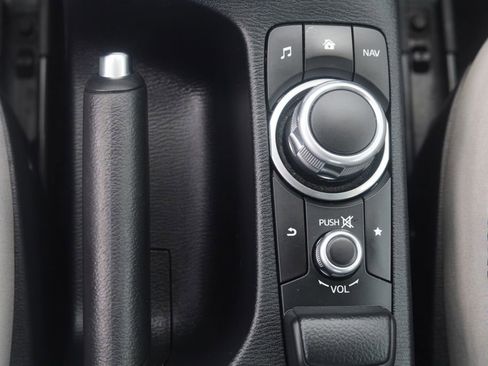 Used 2020 Toyota Yaris LE FWD image 18