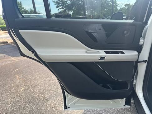 New 2026 Lincoln Aviator Reserve w/ Jet Appearance Package AWD/4WD image 20