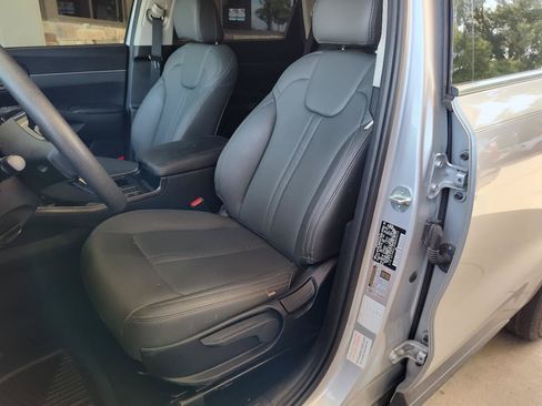 Used 2021 Kia Sorento LX FWD image 13