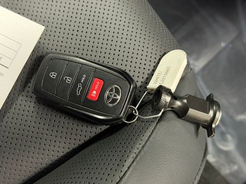 Used 2025 Toyota Crown Signia image 24