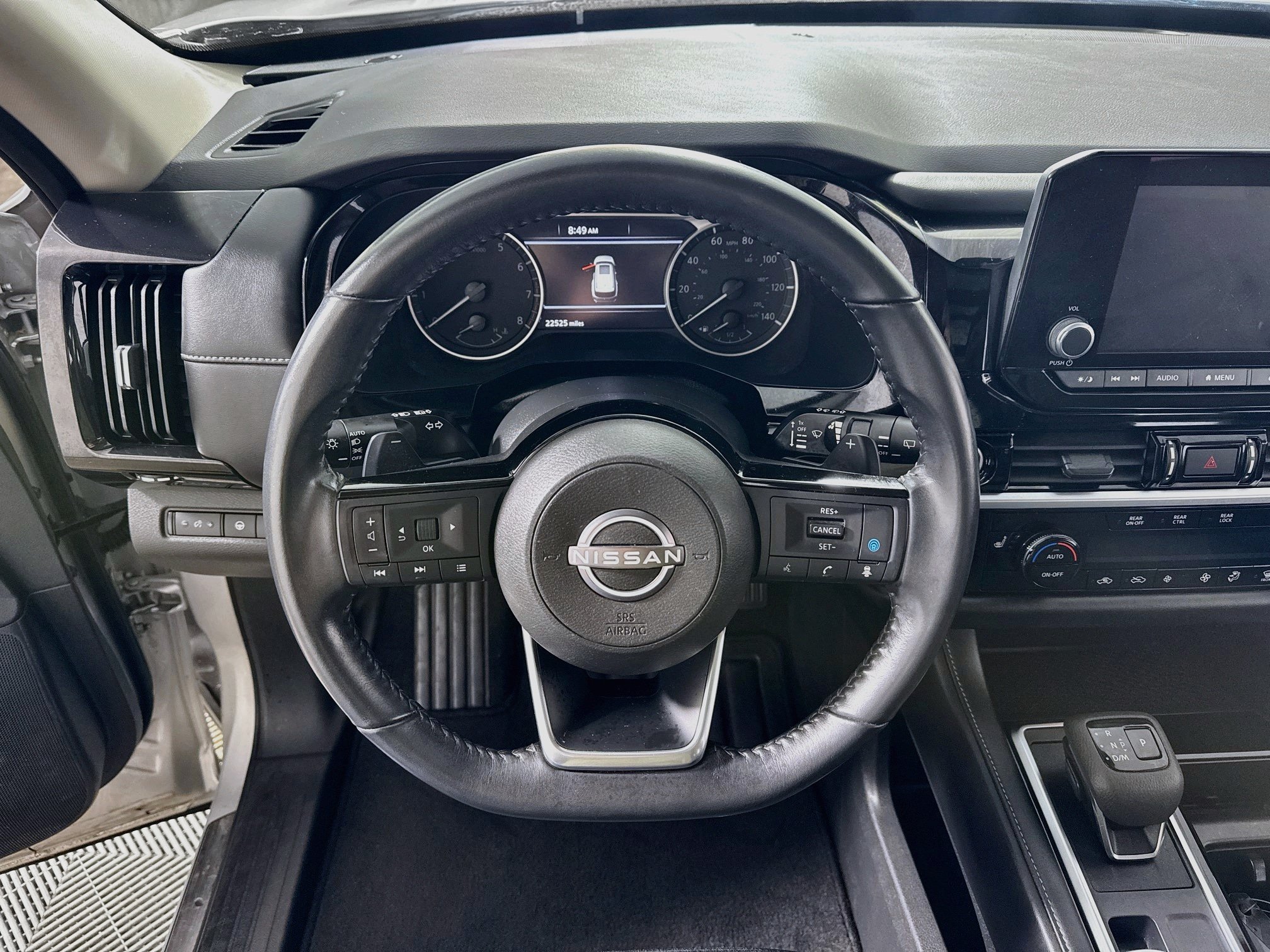 Used 2023 Nissan Pathfinder SV w/ SV Premium Package AWD/4WD image 16