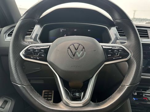 Used 2024 Volkswagen Tiguan SE R-Line AWD/4WD image 19