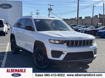 Used 2023 Jeep Grand Cherokee Laredo w/ Luxury Tech Group I