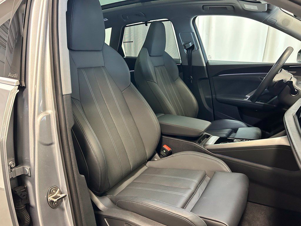 Certified 2025 Audi Q5 Premium w/ Premium Plus AWD/4WD image 22
