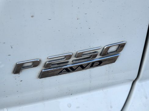 Used 2018 Jaguar E-PACE SE image 13