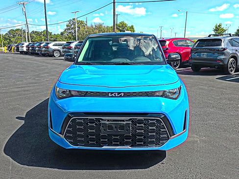 Used 2023 Kia Soul GT-Line FWD image 2