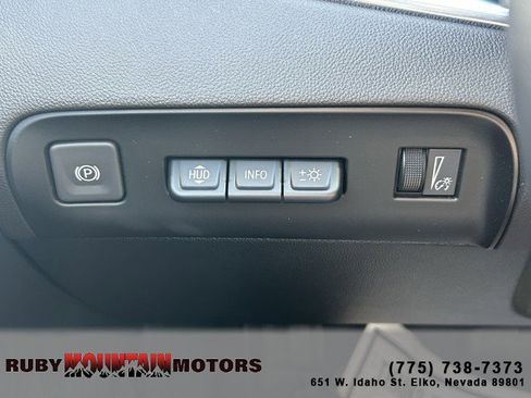Used 2023 Buick Enclave Avenir image 16