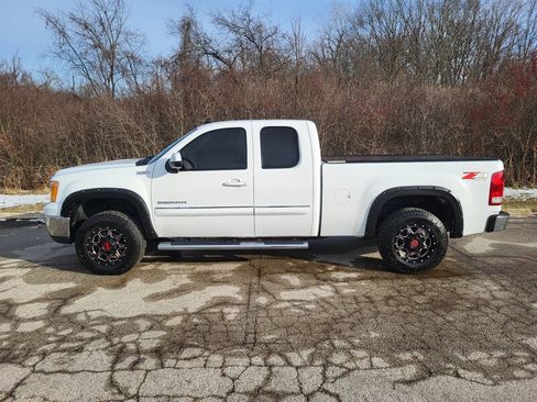 Used 2011 GMC Sierra 1500 SLT w/ All-Terrain Package image 3