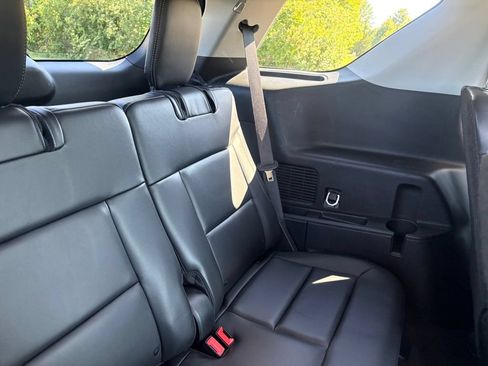 Used 2023 Ford Explorer XLT w/ Equipment Group 202A AWD/4WD image 45