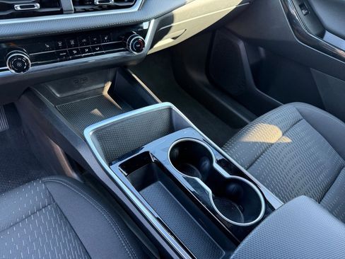 Used 2025 Chevrolet Equinox LT image 40