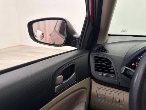 Used 2017 Hyundai Accent SE FWD image 35