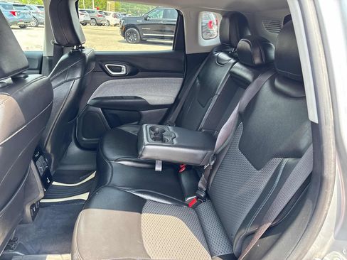 Used 2022 Jeep Compass Latitude w/ Convenience Group AWD/4WD image 21