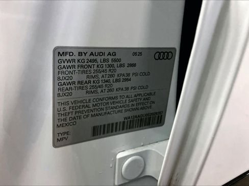 Used 2025 Audi Q5 Premium Plus w/ Premium Plus image 39