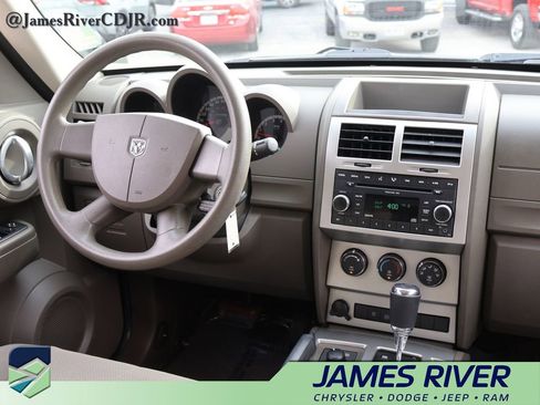 Used 2008 Dodge Nitro SXT image 13