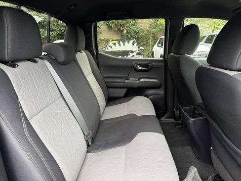 Used 2023 Toyota Tacoma TRD Off-Road image 28