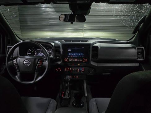 Used 2023 Nissan Frontier SV w/ Midnight Edition Package image 13