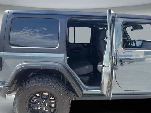 Used 2024 Jeep Wrangler Unlimited AWD/4WD image 25